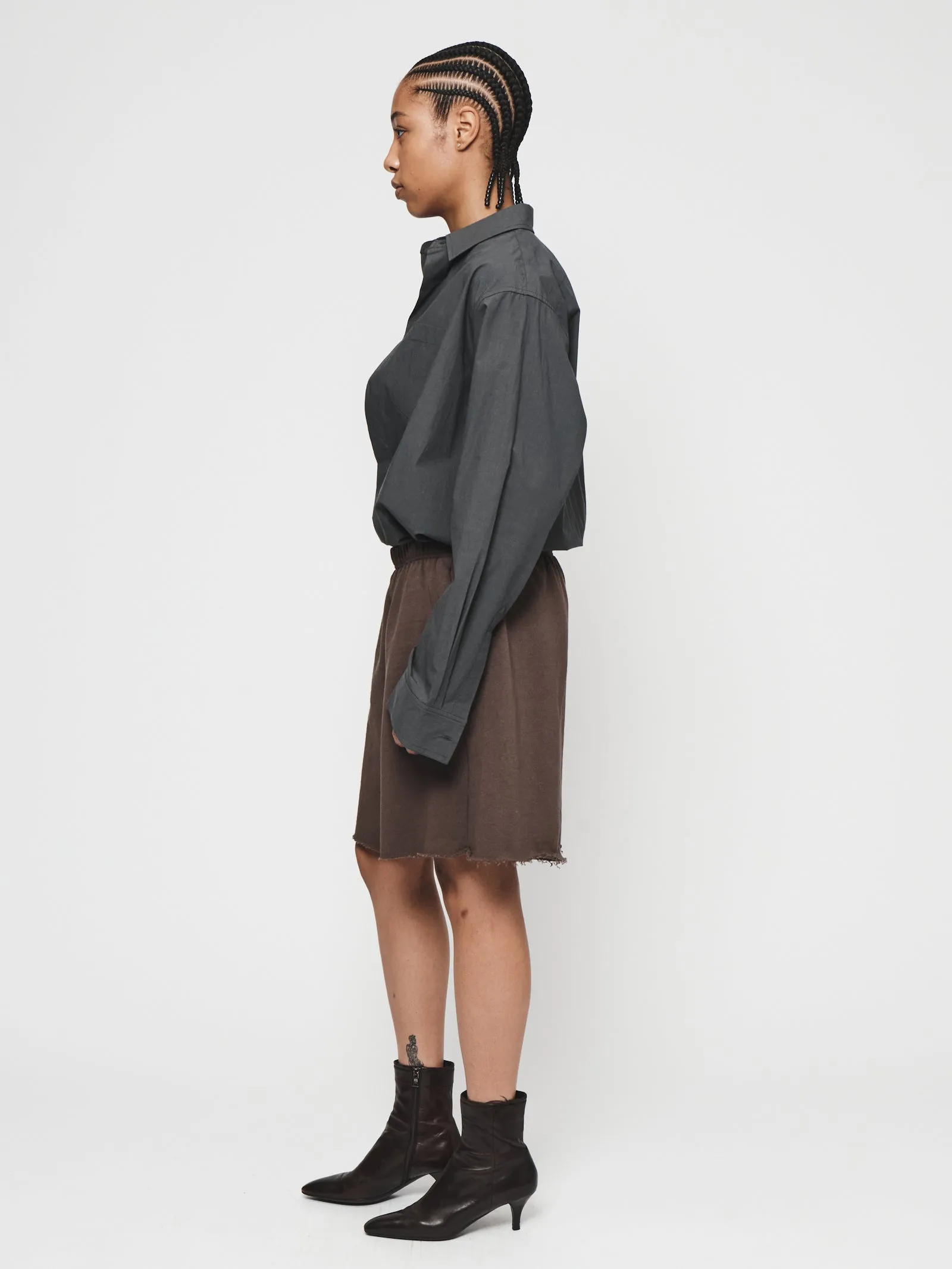 Cut Off Sweat Short in Washed Bark