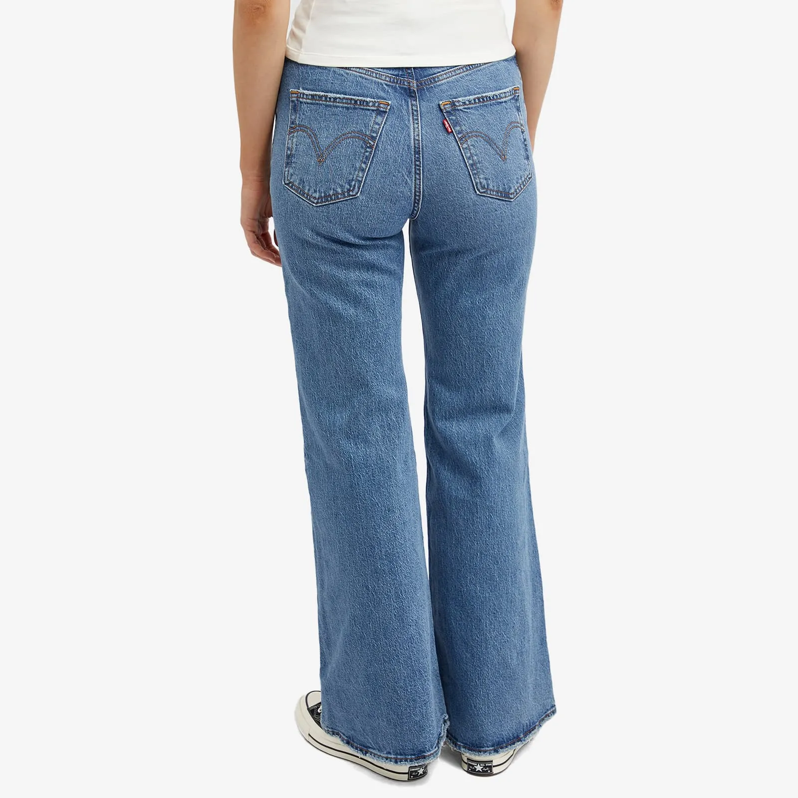 Levi's Ribcage Bell Jeans in Sonoma Walks