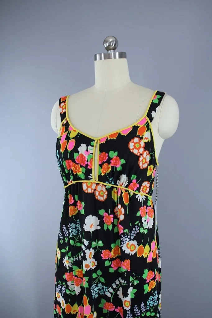 Vintage Miss Elaine Black Floral Print Nightgown