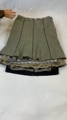 Y2K Wool Midi Skirt – Soft & Vintage-Inspired (GRV-10-272)